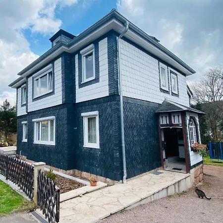 Single-apartment Bis 2 Personen, 27qm In Schleusingen, Wlan, Parkplatz * Schleusingen