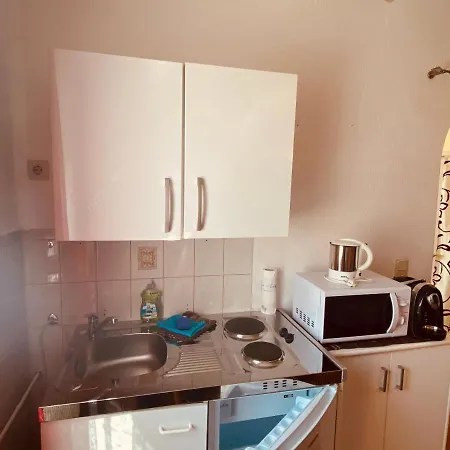 Apartment Single-apartment Bis 2 Personen, 27qm In Schleusingen, Wlan, Parkplatz