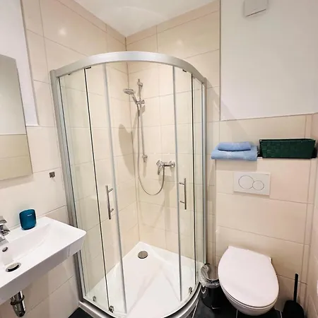 Single-apartment Bis 2 Personen, 27qm In Schleusingen, Wlan, Parkplatz Apartamento *